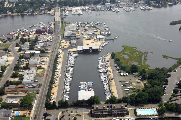 Arnold's Yacht Basin, photo 2