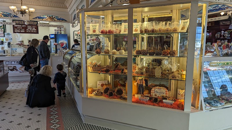 Jenkinson's Sweet Shop, photo 2
