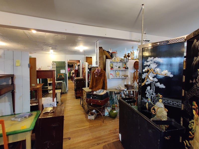 Point Pavilion Antique Centre, photo 3
