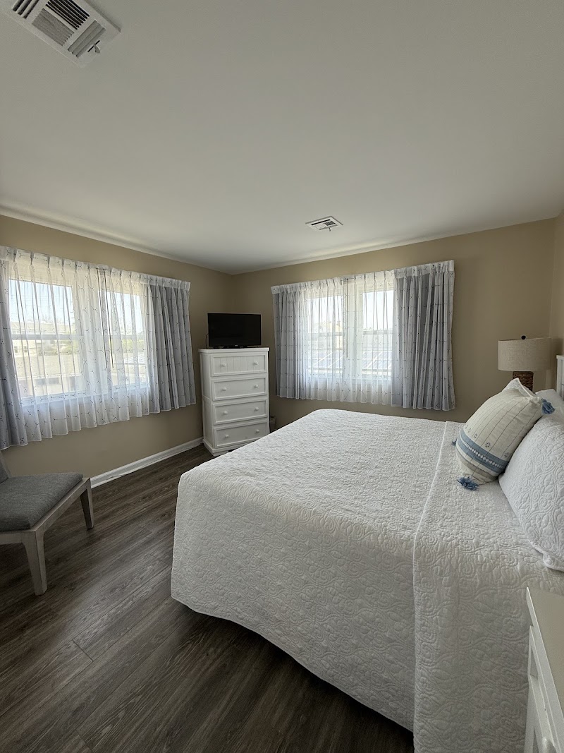 Point Pleasant Manor, photo 2
