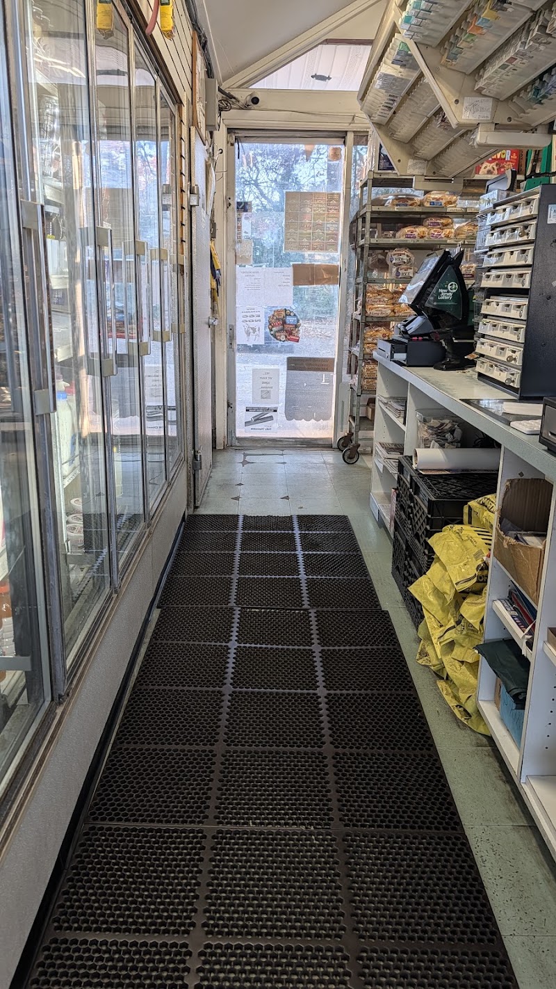 Welsh Farms Drive-Thru Convenience Store, photo 3