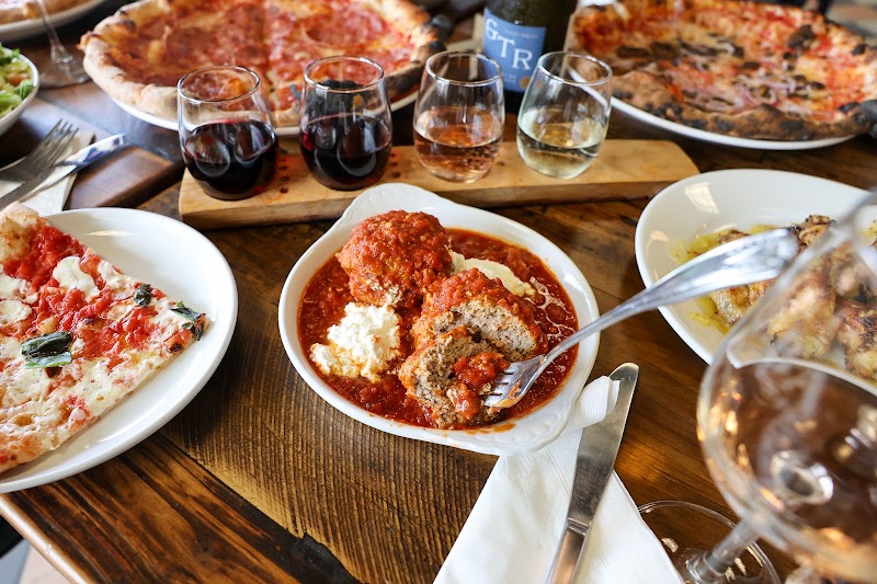 Woodshed Pizza, photo 2